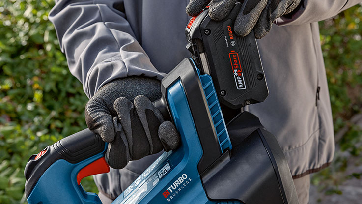 A Bosch Professional cordless tool is connected to a battery.