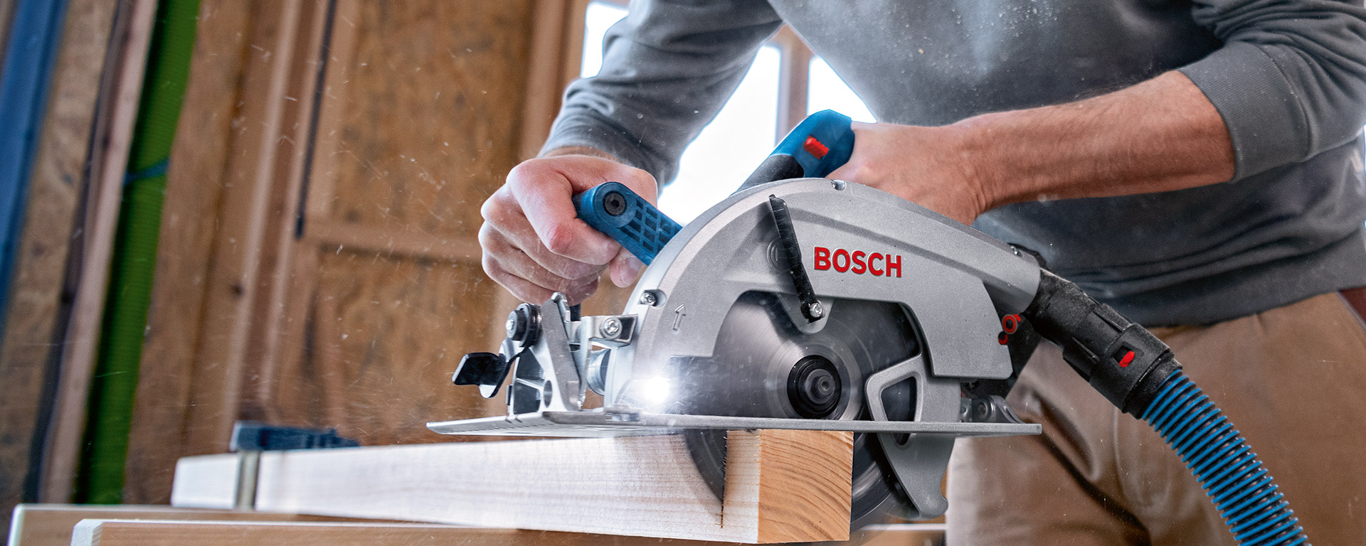 Dust solutions for cutting wood